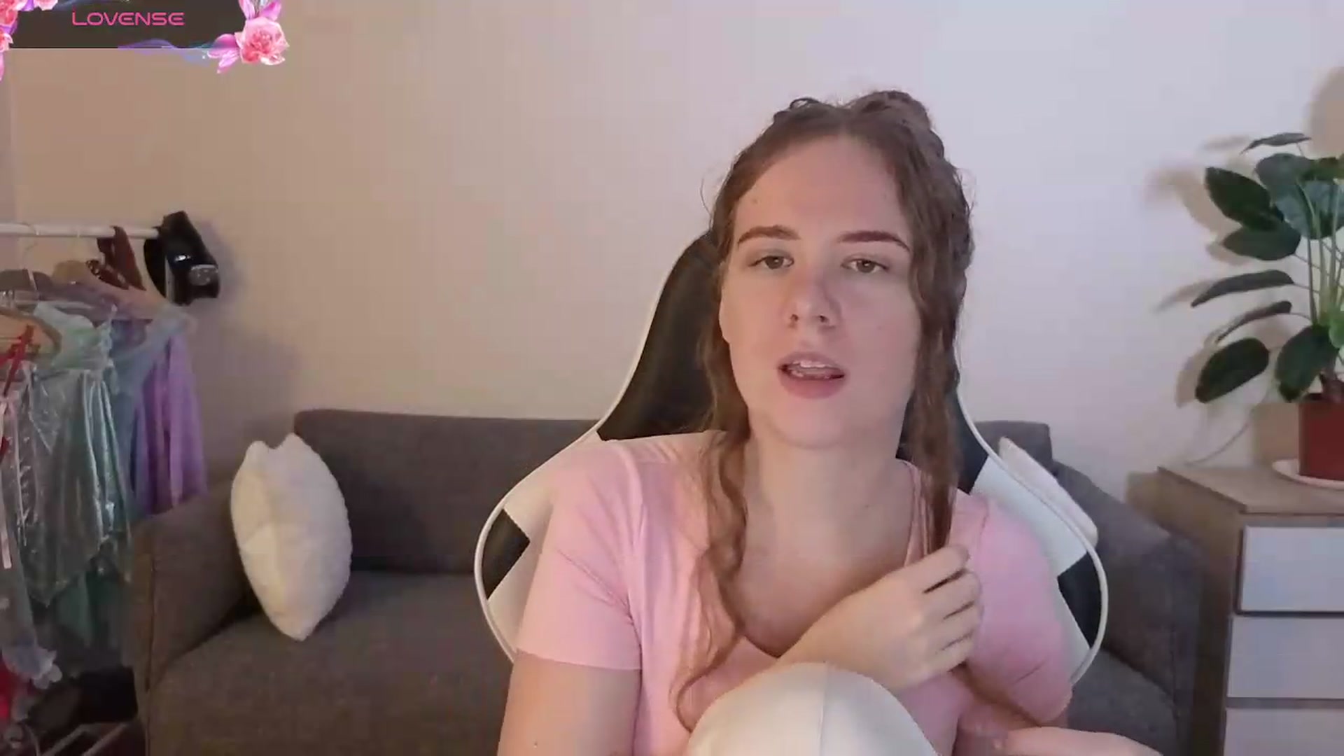 Gallery image thumbnail from BlueFlowerr's myfreecams stream on, 07/17/2026, 16:28 image 18 of 20