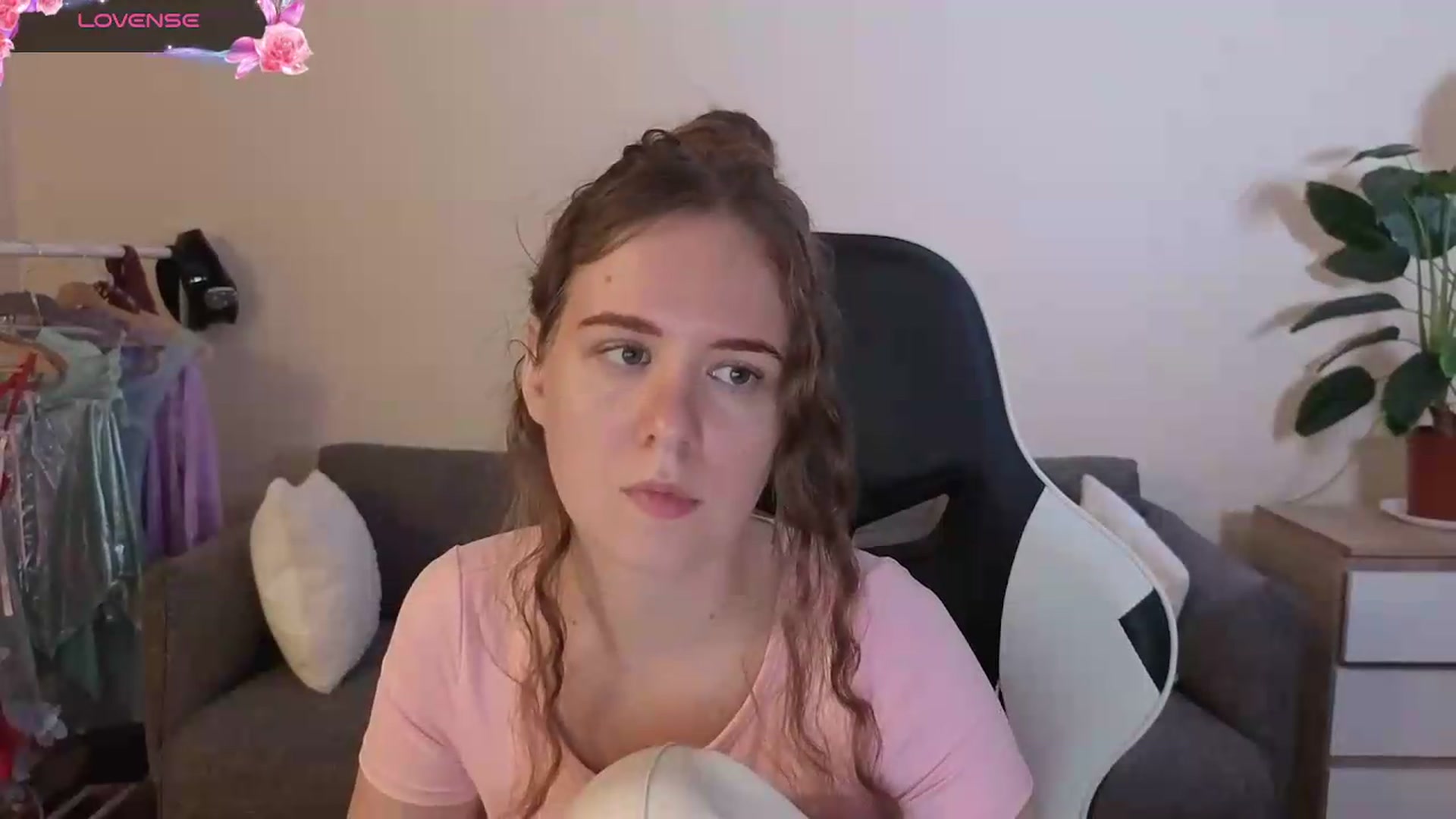Gallery image thumbnail from BlueFlowerr's myfreecams stream on, 07/17/2026, 16:28 image 15 of 20