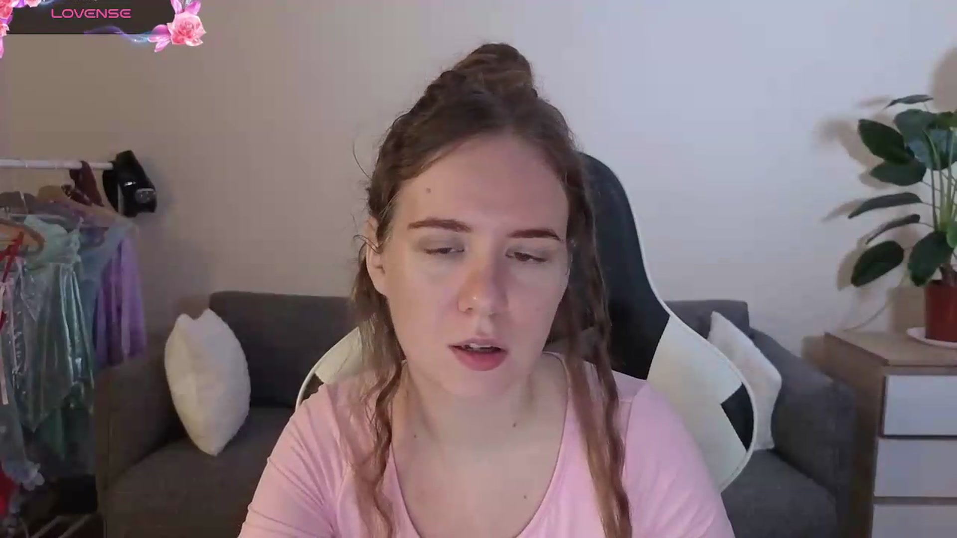 Gallery image thumbnail from BlueFlowerr's myfreecams stream on, 07/17/2026, 16:28 image 5 of 20