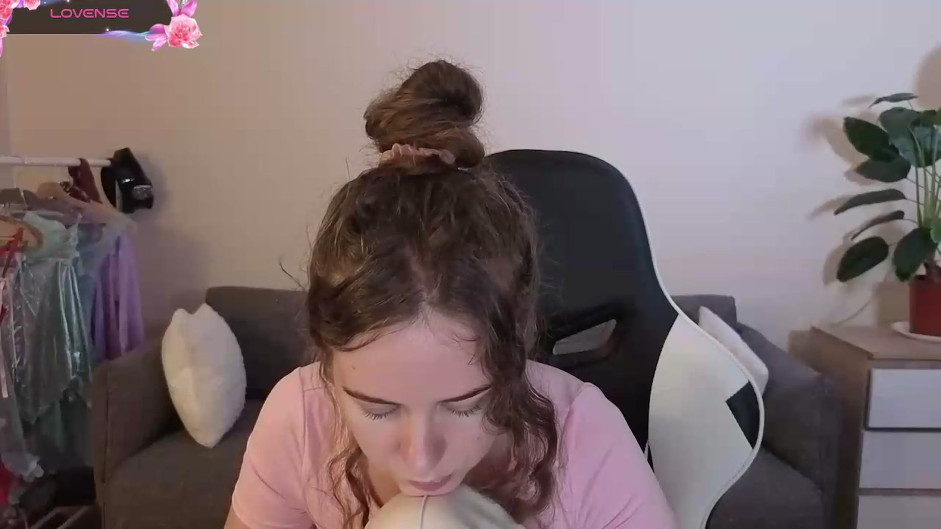 Gallery image thumbnail from BlueFlowerr's myfreecams stream on, 07/17/2026, 16:28 image 19 of 20