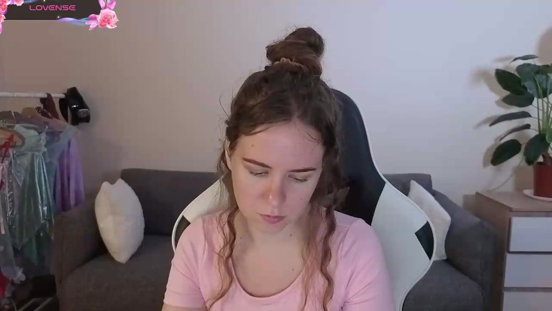 Gallery image thumbnail from BlueFlowerr's myfreecams stream on, 07/17/2026, 16:28 image 8 of 20