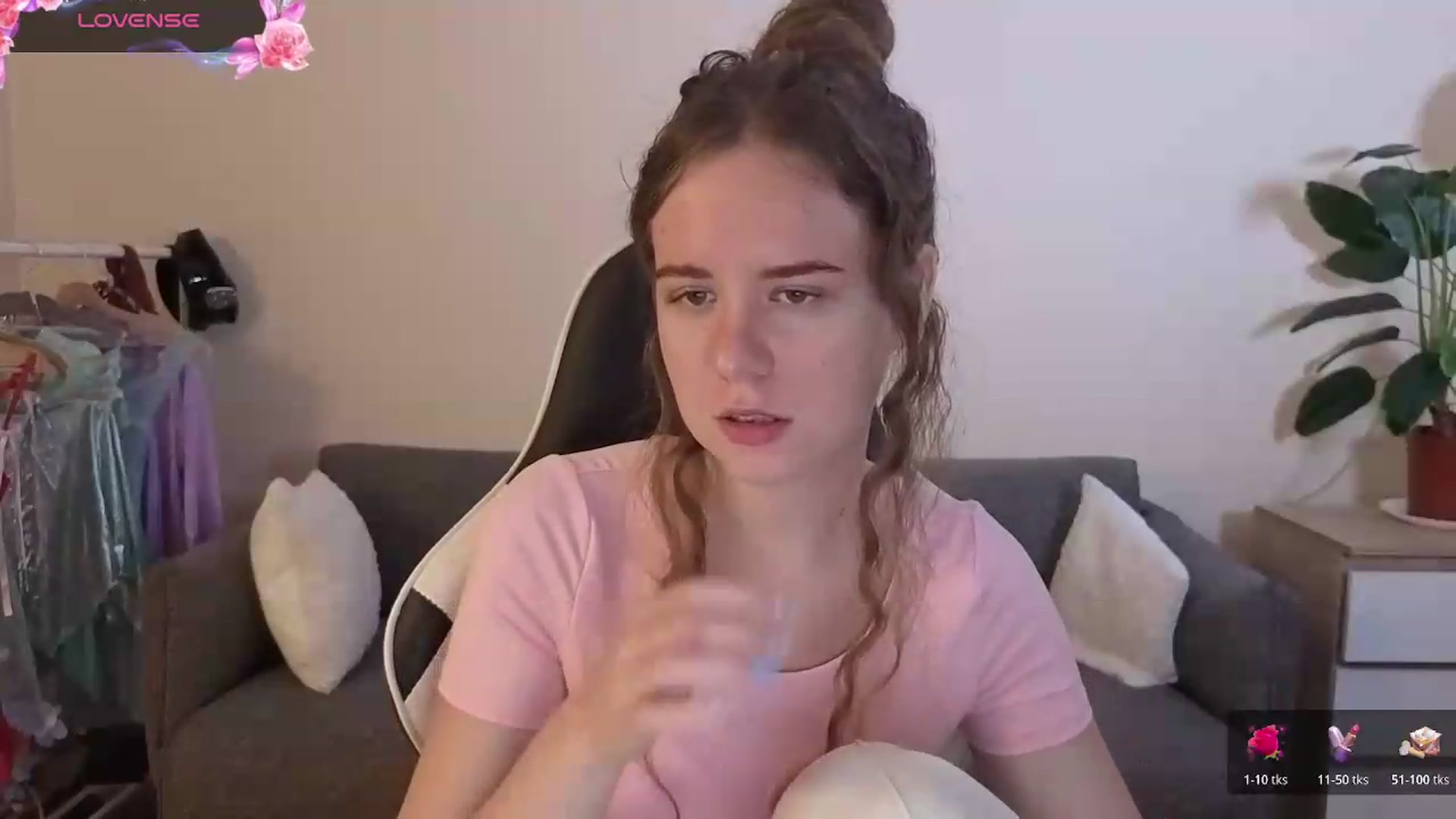 Gallery image thumbnail from BlueFlowerr's myfreecams stream on, 07/17/2026, 16:28 image 9 of 20