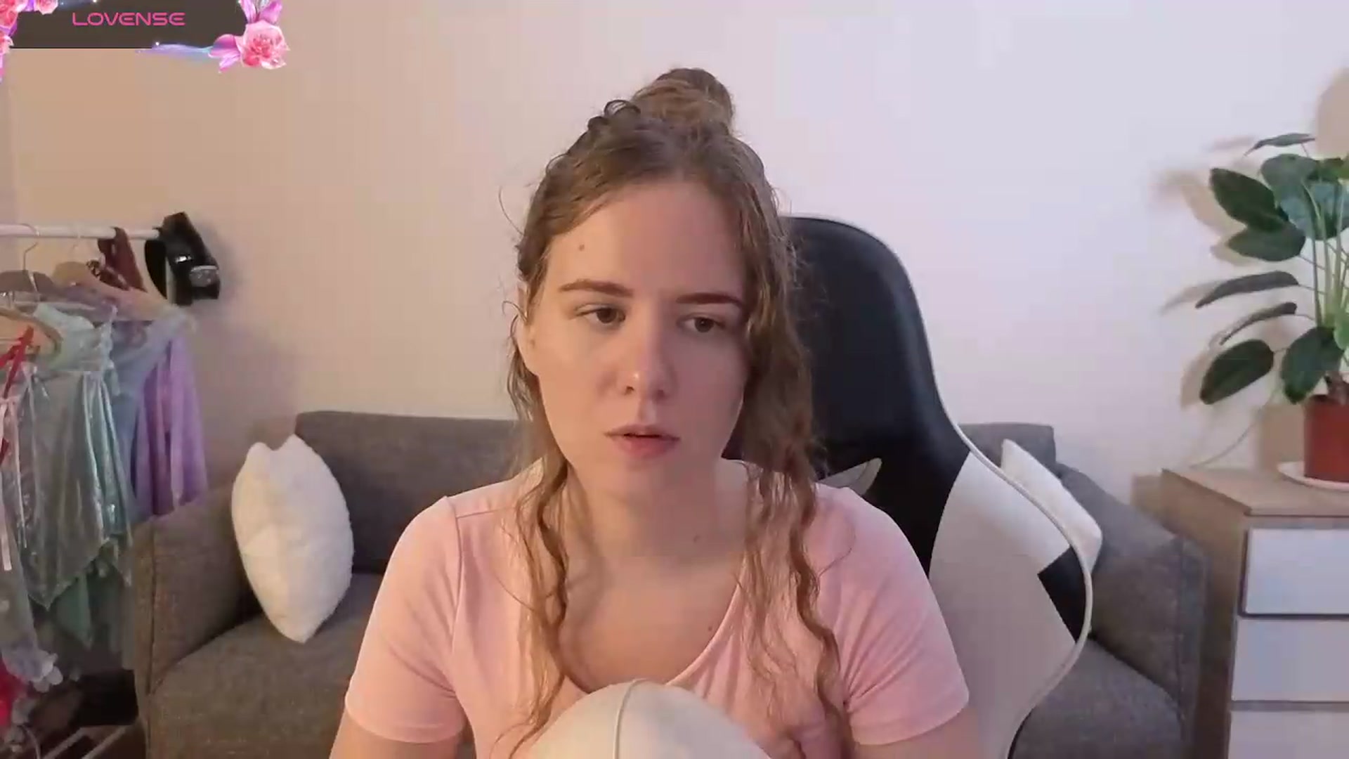Gallery image thumbnail from BlueFlowerr's myfreecams stream on, 07/17/2026, 16:28 image 13 of 20