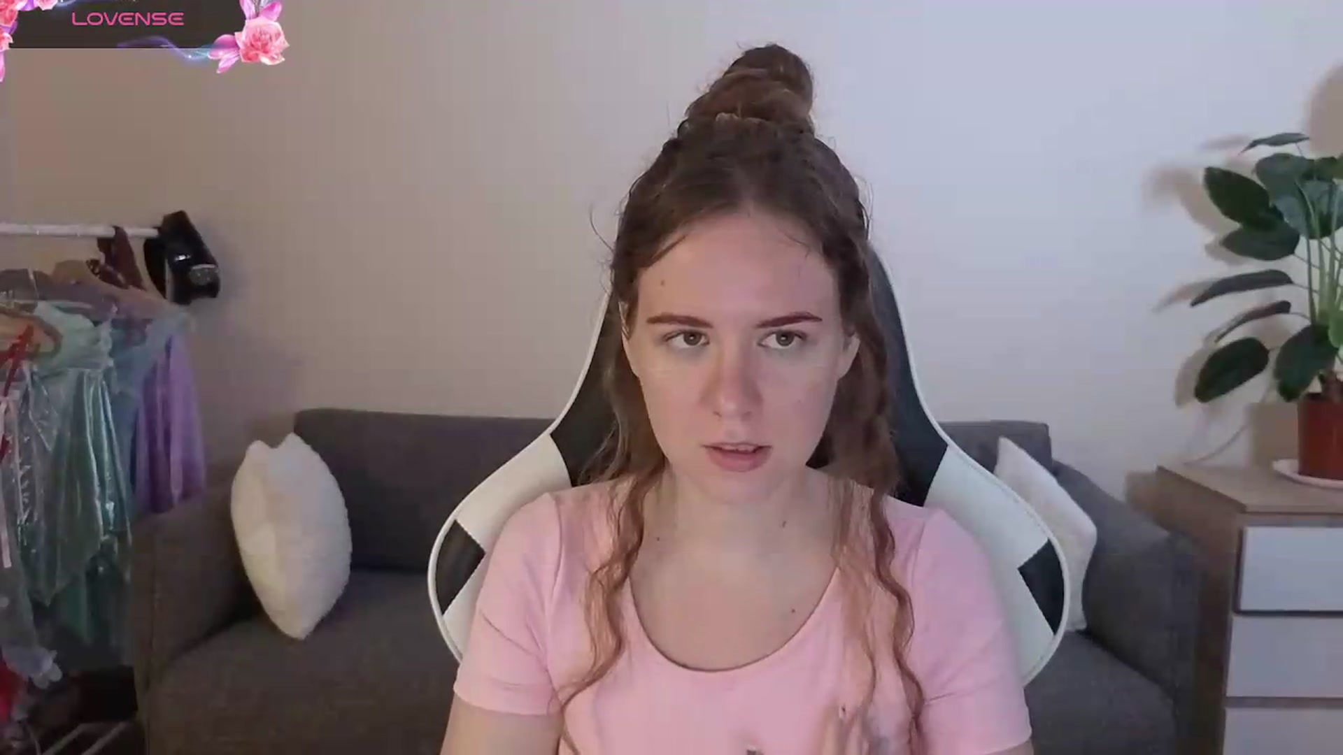 Gallery image thumbnail from BlueFlowerr's myfreecams stream on, 07/17/2026, 16:28 image 7 of 20