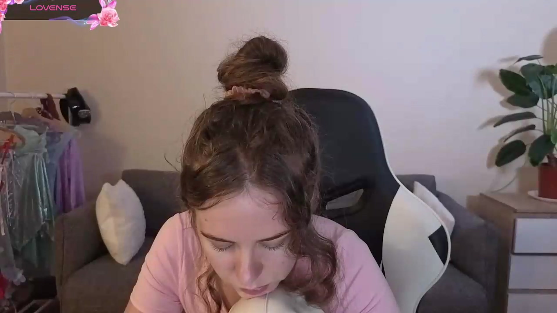 Gallery image thumbnail from BlueFlowerr's myfreecams stream on, 07/17/2026, 16:28 image 20 of 20