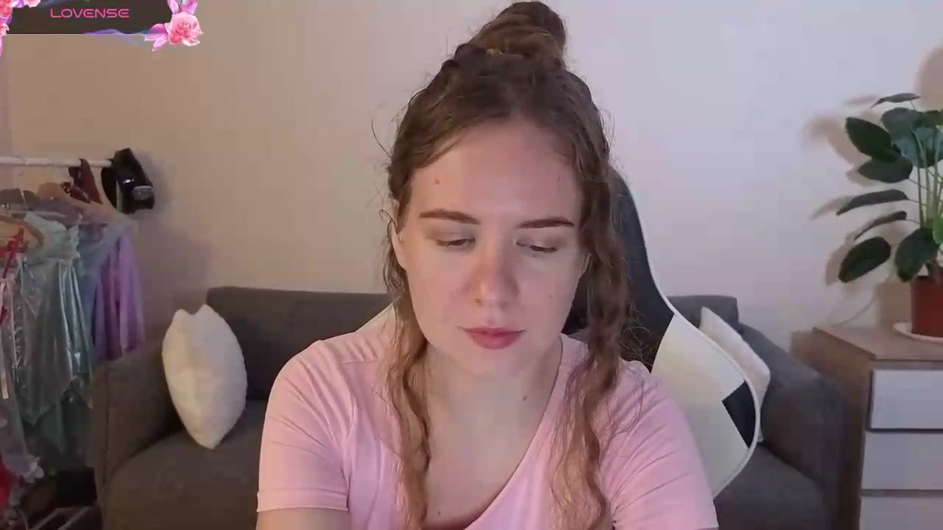 Gallery image thumbnail from BlueFlowerr's myfreecams stream on, 07/17/2026, 16:28 image 12 of 20