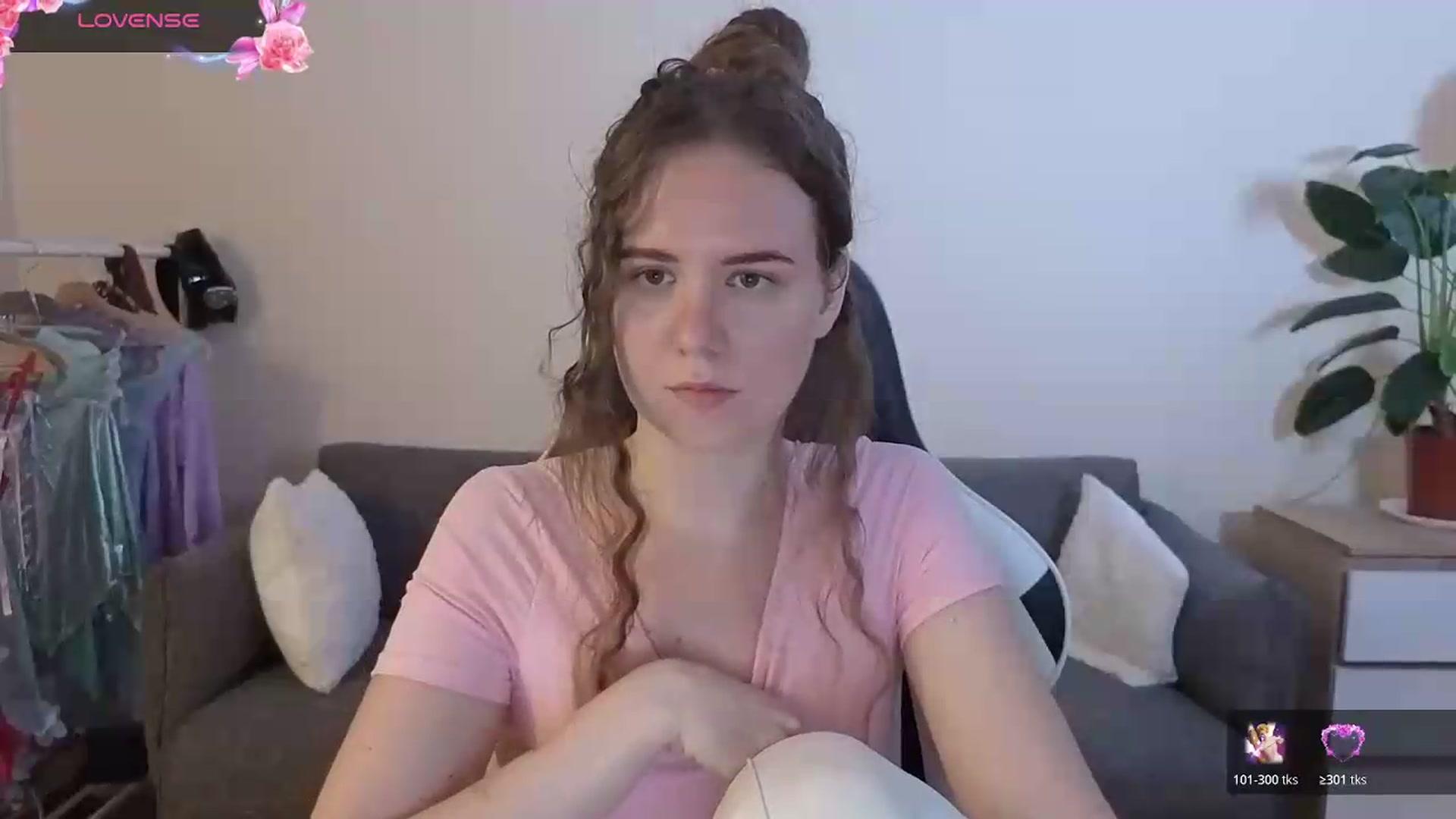 Gallery image thumbnail from BlueFlowerr's myfreecams stream on, 07/17/2026, 17:16 image 18 of 20