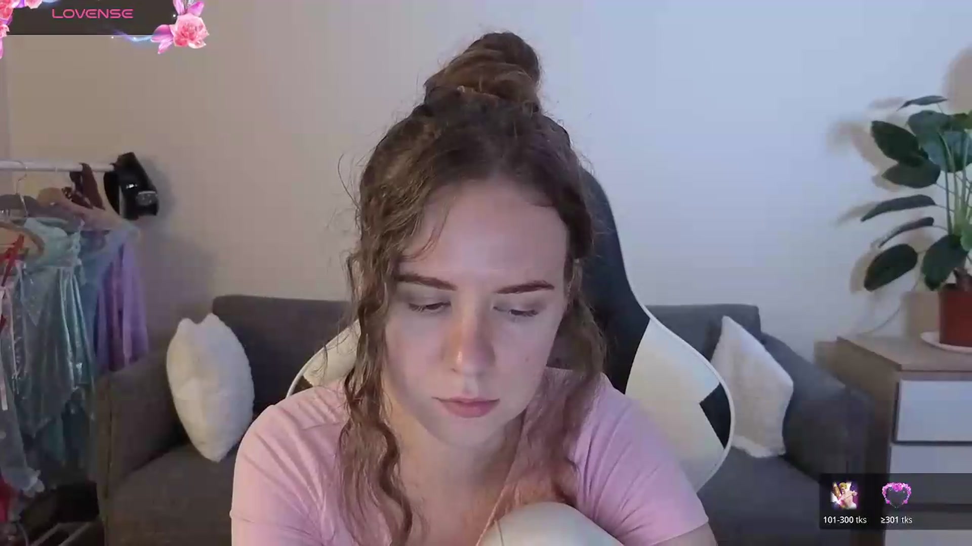 Gallery image thumbnail from BlueFlowerr's myfreecams stream on, 07/17/2026, 17:16 image 16 of 20