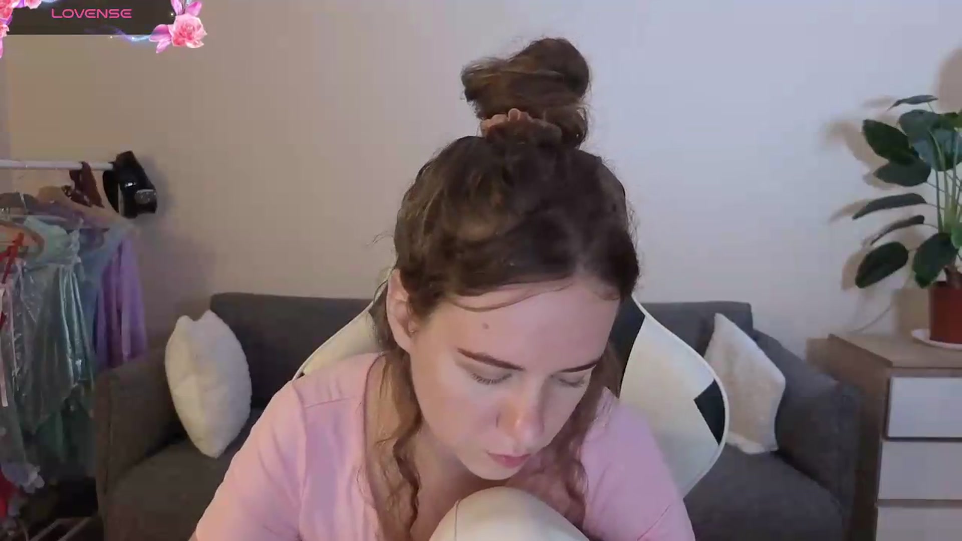 Gallery image thumbnail from BlueFlowerr's myfreecams stream on, 07/17/2026, 17:16 image 2 of 20