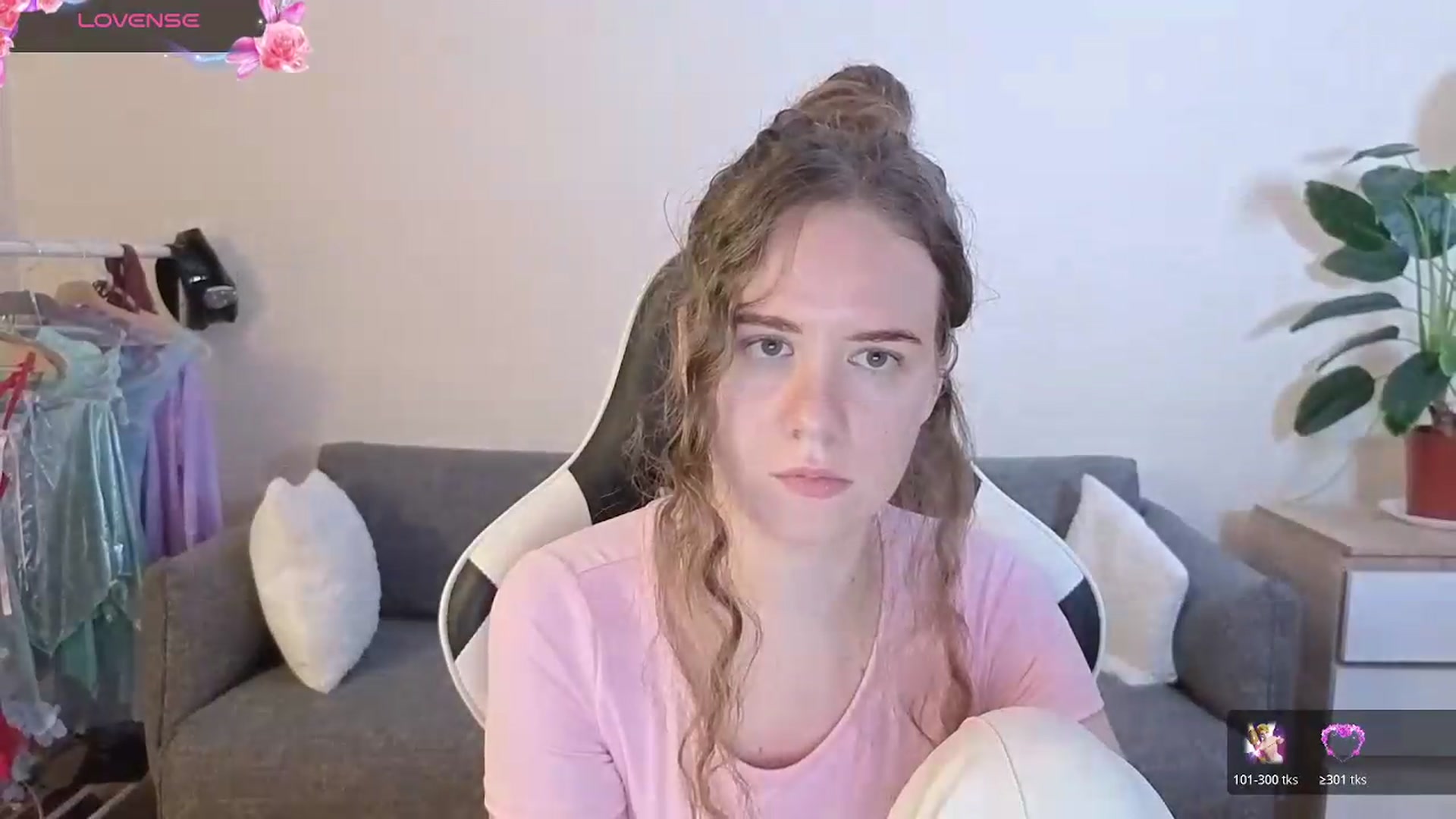 Gallery image thumbnail from BlueFlowerr's myfreecams stream on, 07/17/2026, 17:16 image 11 of 20
