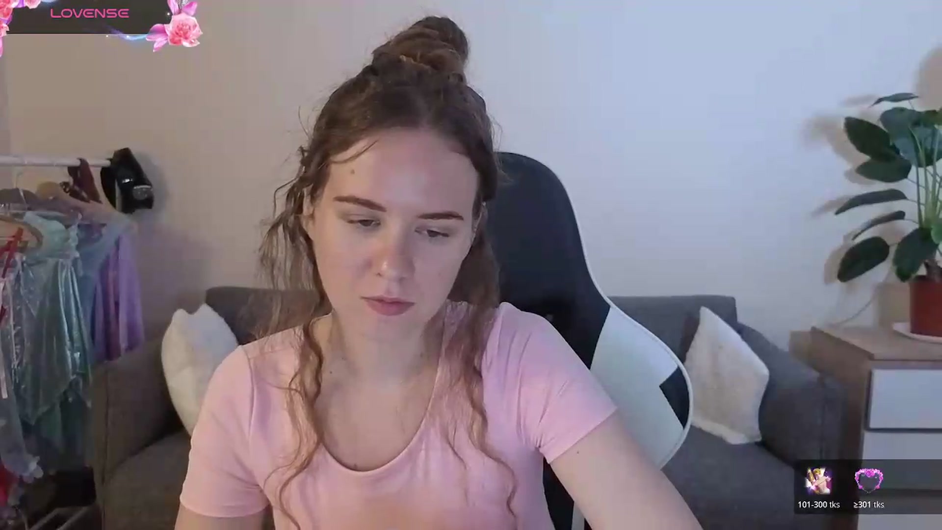 Gallery image thumbnail from BlueFlowerr's myfreecams stream on, 07/17/2026, 17:16 image 6 of 20