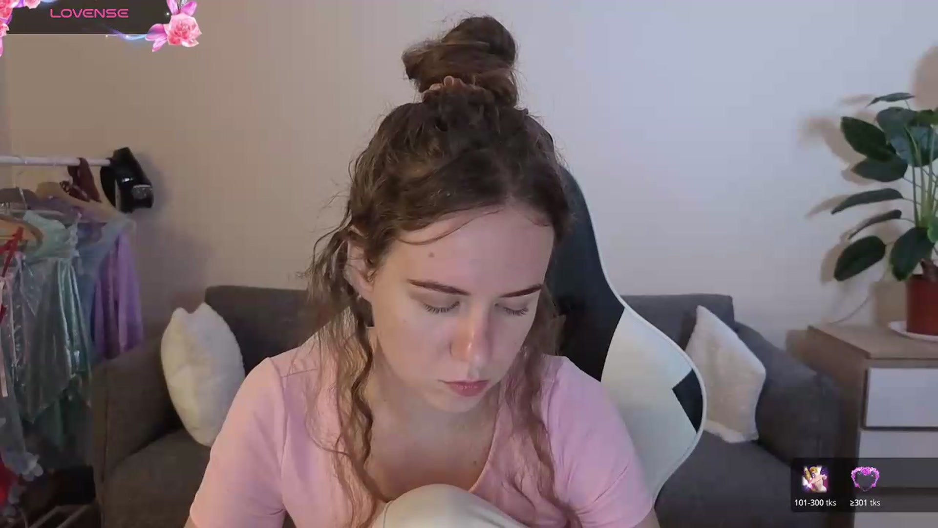 Gallery image thumbnail from BlueFlowerr's myfreecams stream on, 07/17/2026, 17:16 image 4 of 20