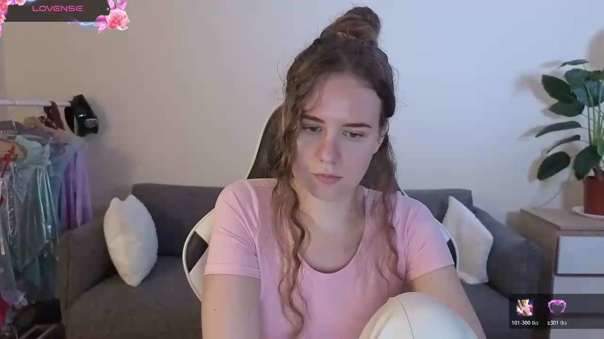 Gallery image thumbnail from BlueFlowerr's myfreecams stream on, 07/17/2026, 17:16 image 12 of 20