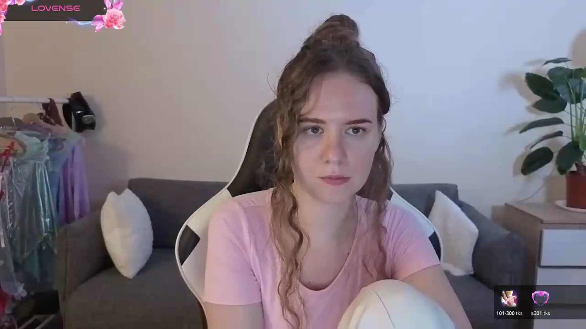 Gallery image thumbnail from BlueFlowerr's myfreecams stream on, 07/17/2026, 17:16 image 10 of 20