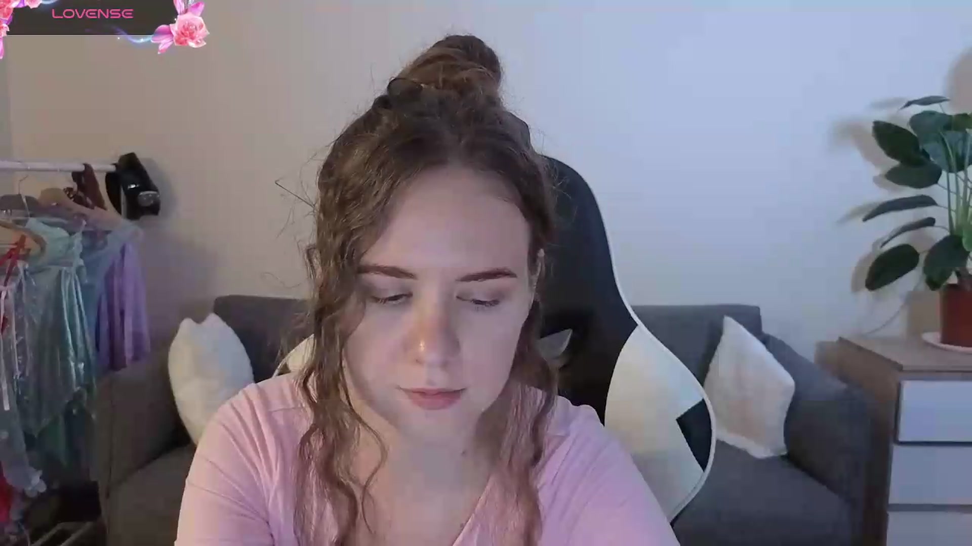 Gallery image thumbnail from BlueFlowerr's myfreecams stream on, 07/17/2026, 19:03 image 5 of 20
