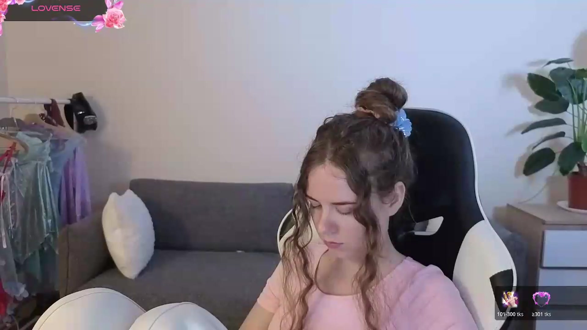 Gallery image thumbnail from BlueFlowerr's myfreecams stream on, 07/17/2026, 19:03 image 10 of 20