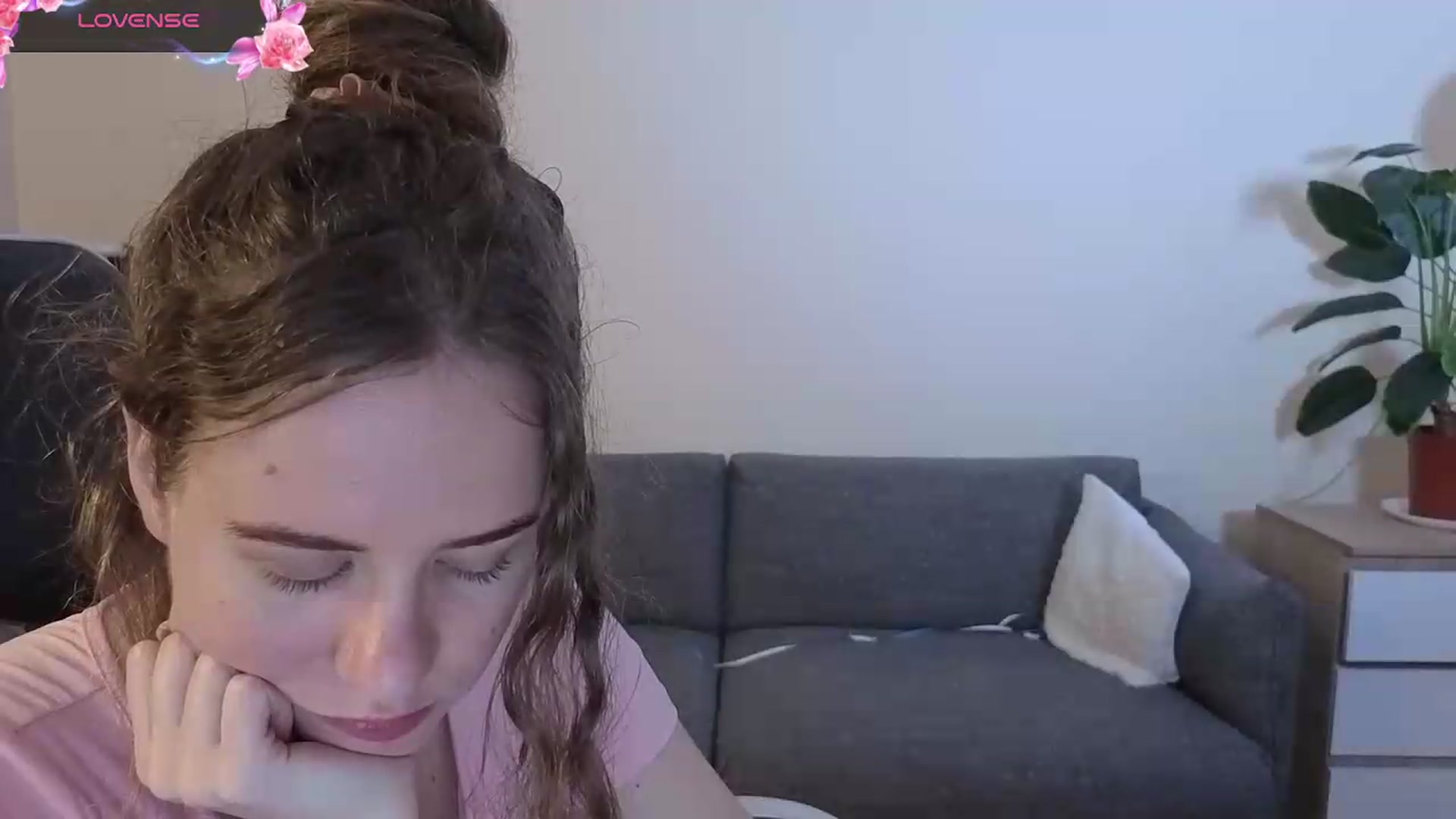 Gallery image thumbnail from BlueFlowerr's myfreecams stream on, 07/17/2026, 19:03 image 14 of 20