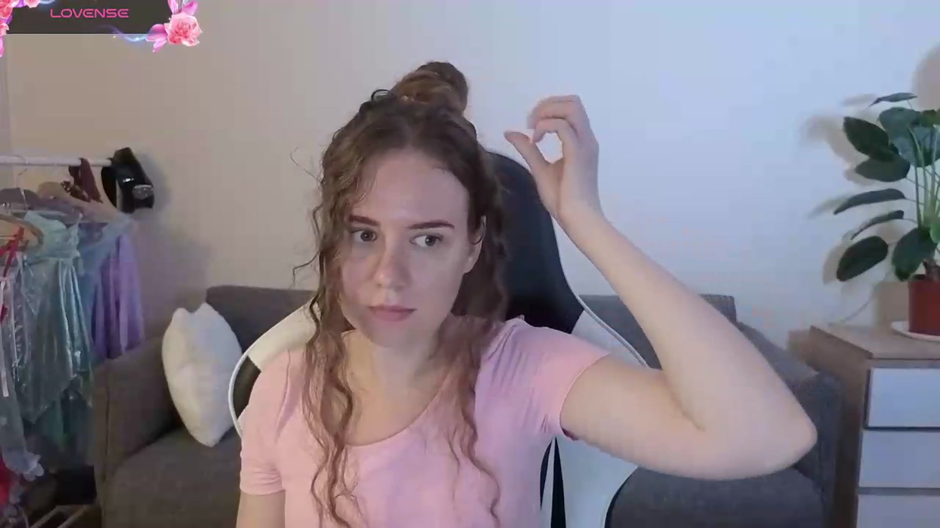 Gallery image thumbnail from BlueFlowerr's myfreecams stream on, 07/17/2026, 19:03 image 2 of 20