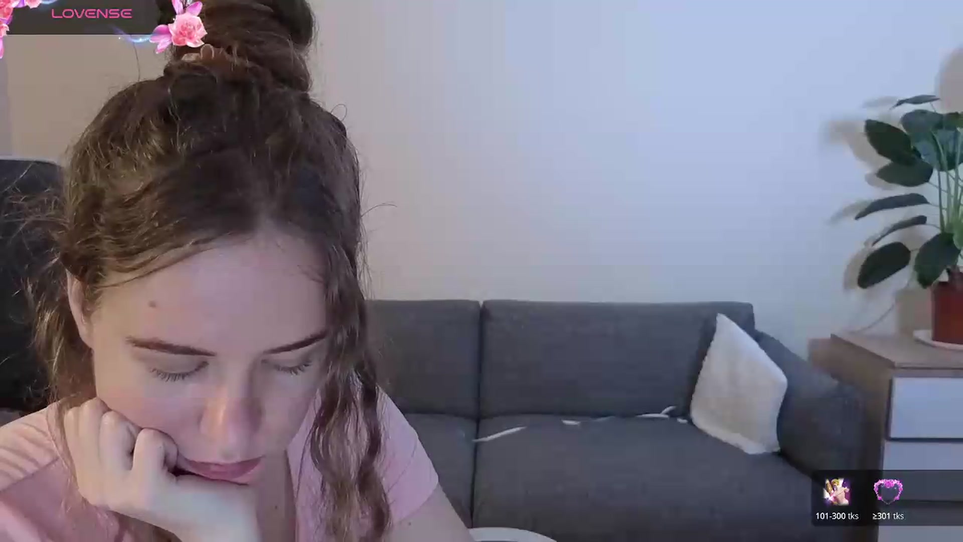 Gallery image thumbnail from BlueFlowerr's myfreecams stream on, 07/17/2026, 19:03 image 15 of 20