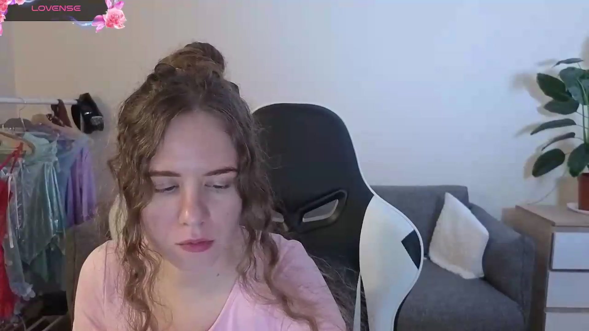 Gallery image thumbnail from BlueFlowerr's myfreecams stream on, 07/17/2026, 19:03 image 19 of 20