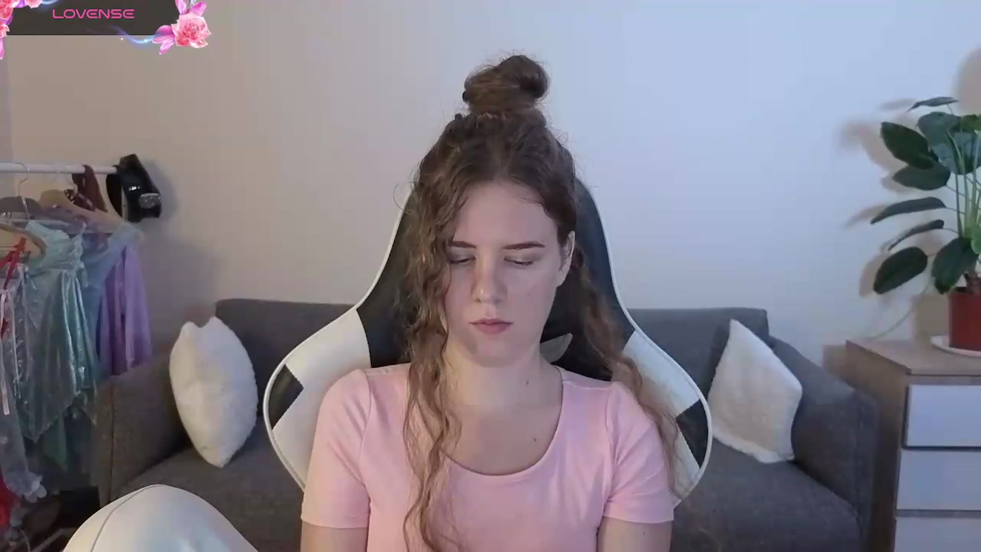Gallery image thumbnail from BlueFlowerr's myfreecams stream on, 07/17/2026, 19:03 image 9 of 20