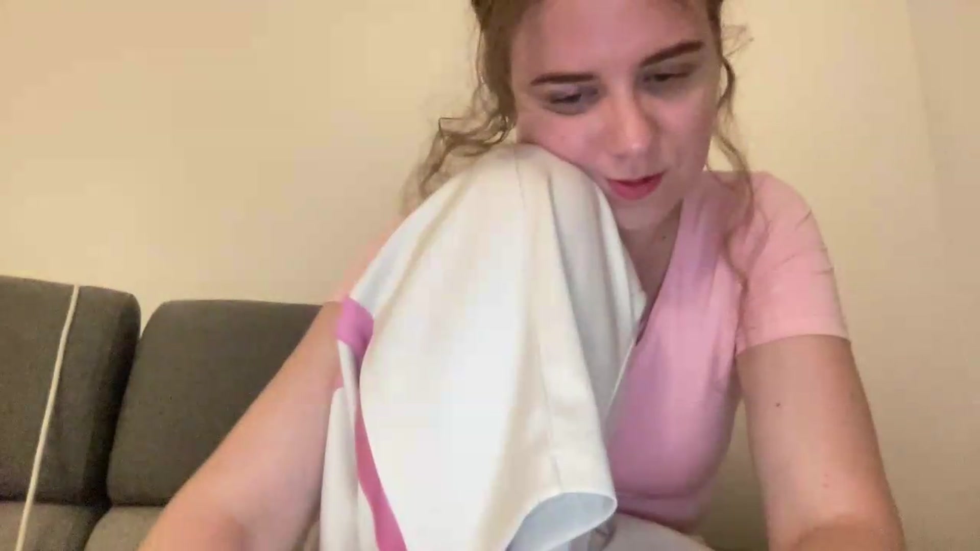 Gallery image thumbnail from BlueFlowerr's myfreecams stream on, 07/17/2026, 23:12 image 2 of 20