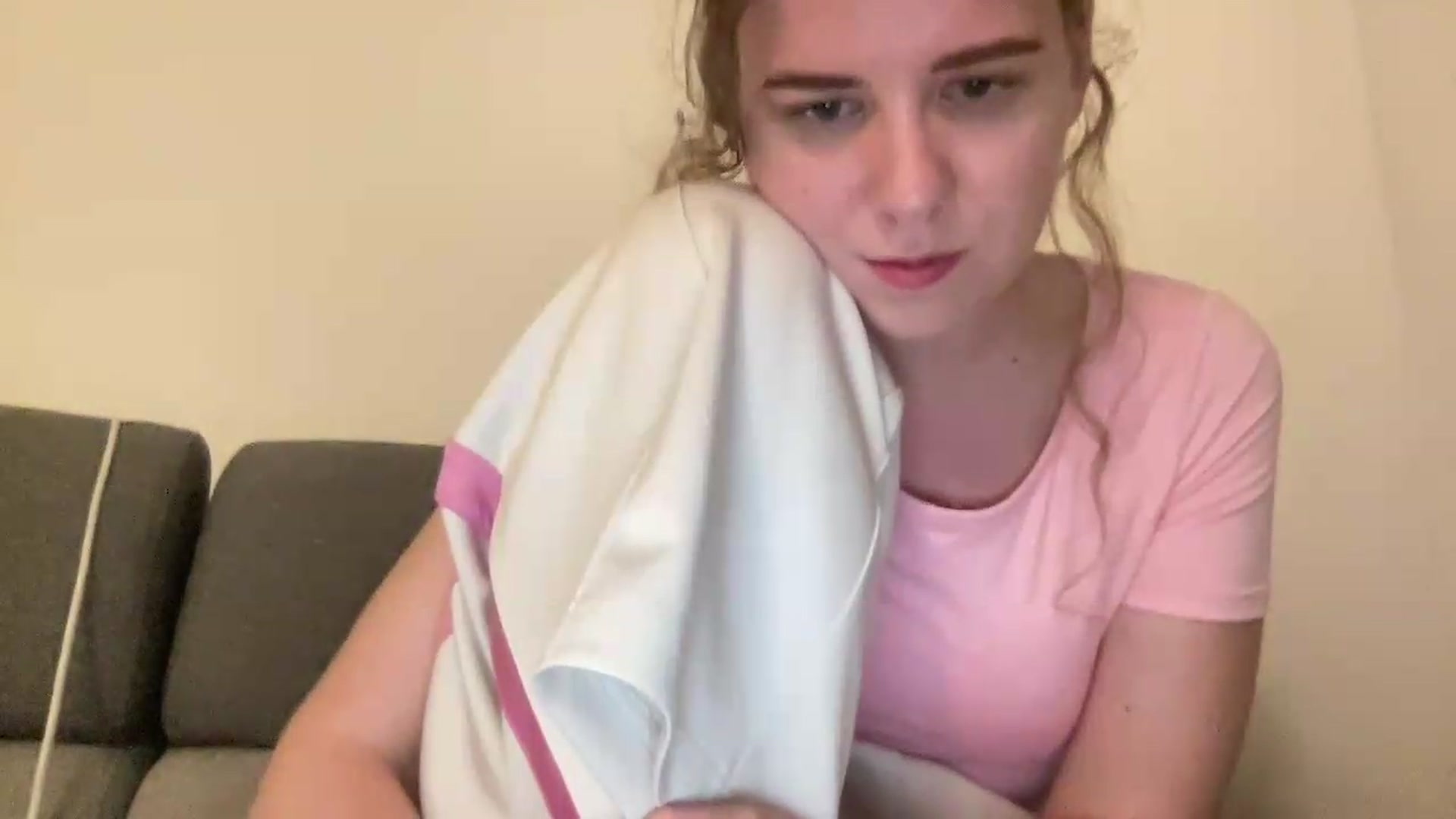 Gallery image thumbnail from BlueFlowerr's myfreecams stream on, 07/17/2026, 23:12 image 5 of 20
