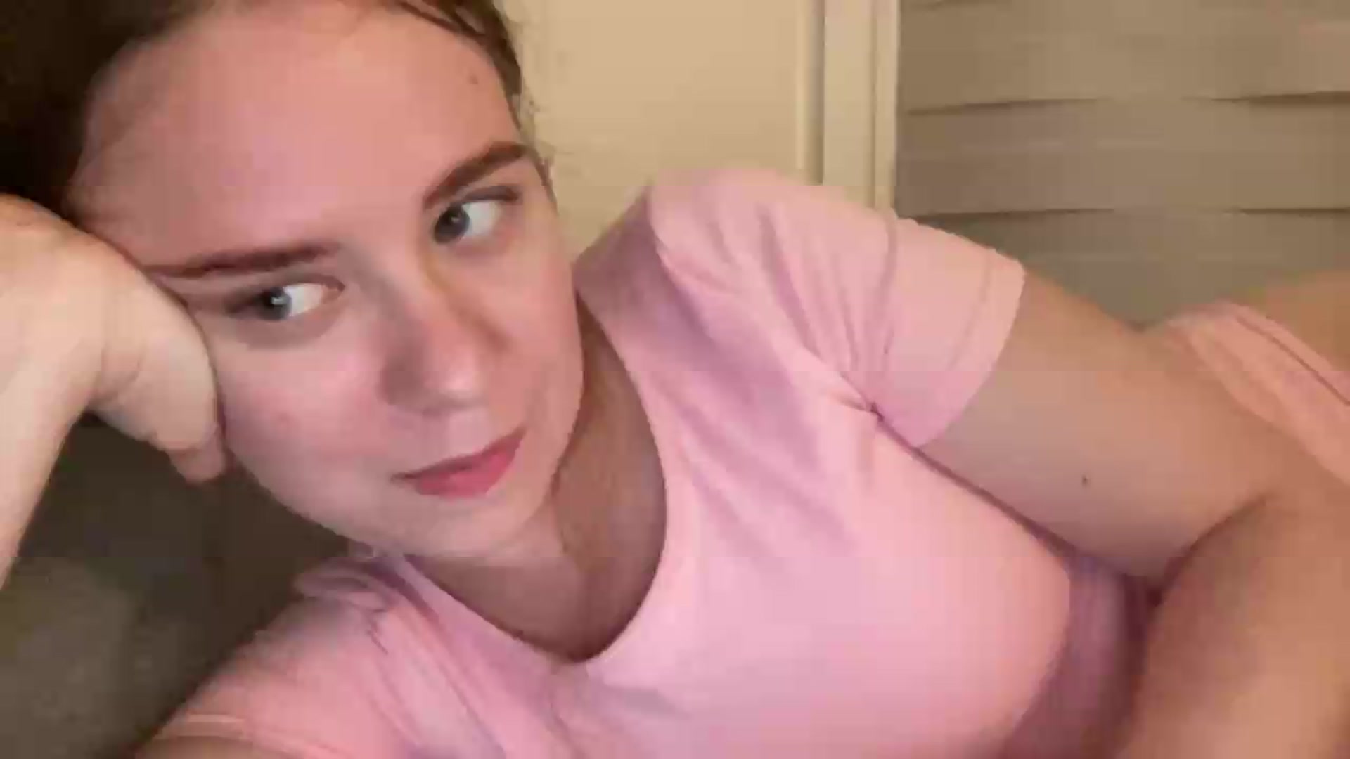 Gallery image thumbnail from BlueFlowerr's myfreecams stream on, 07/18/2026, 24:01 image 19 of 20