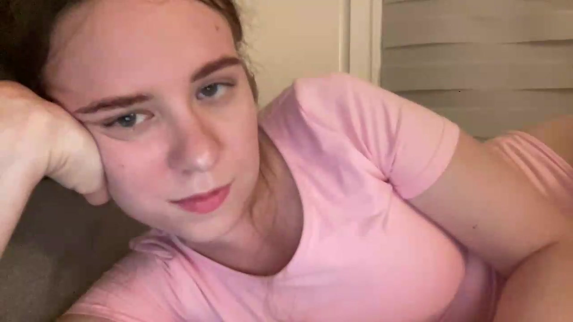 Gallery image thumbnail from BlueFlowerr's myfreecams stream on, 07/18/2026, 24:01 image 18 of 20