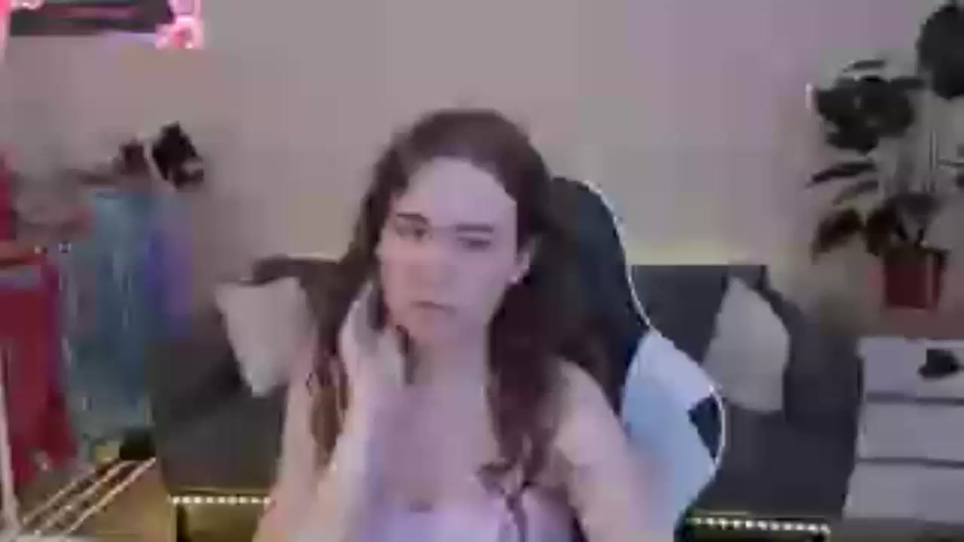 Gallery image thumbnail from BlueFlowerr's myfreecams stream on, 07/18/2026, 17:42 image 4 of 20