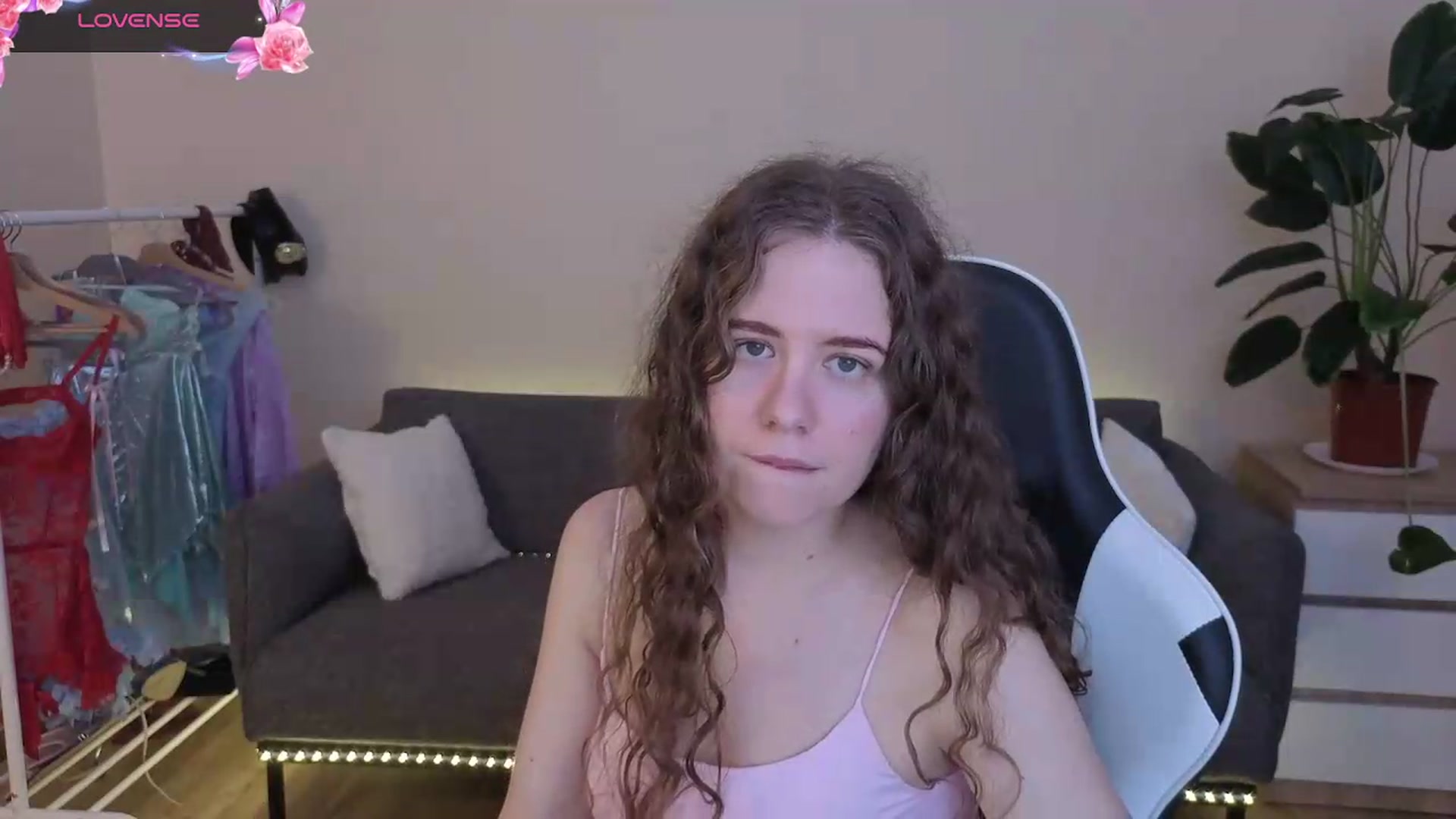 Gallery image thumbnail from BlueFlowerr's myfreecams stream on, 07/18/2026, 18:24 image 3 of 20
