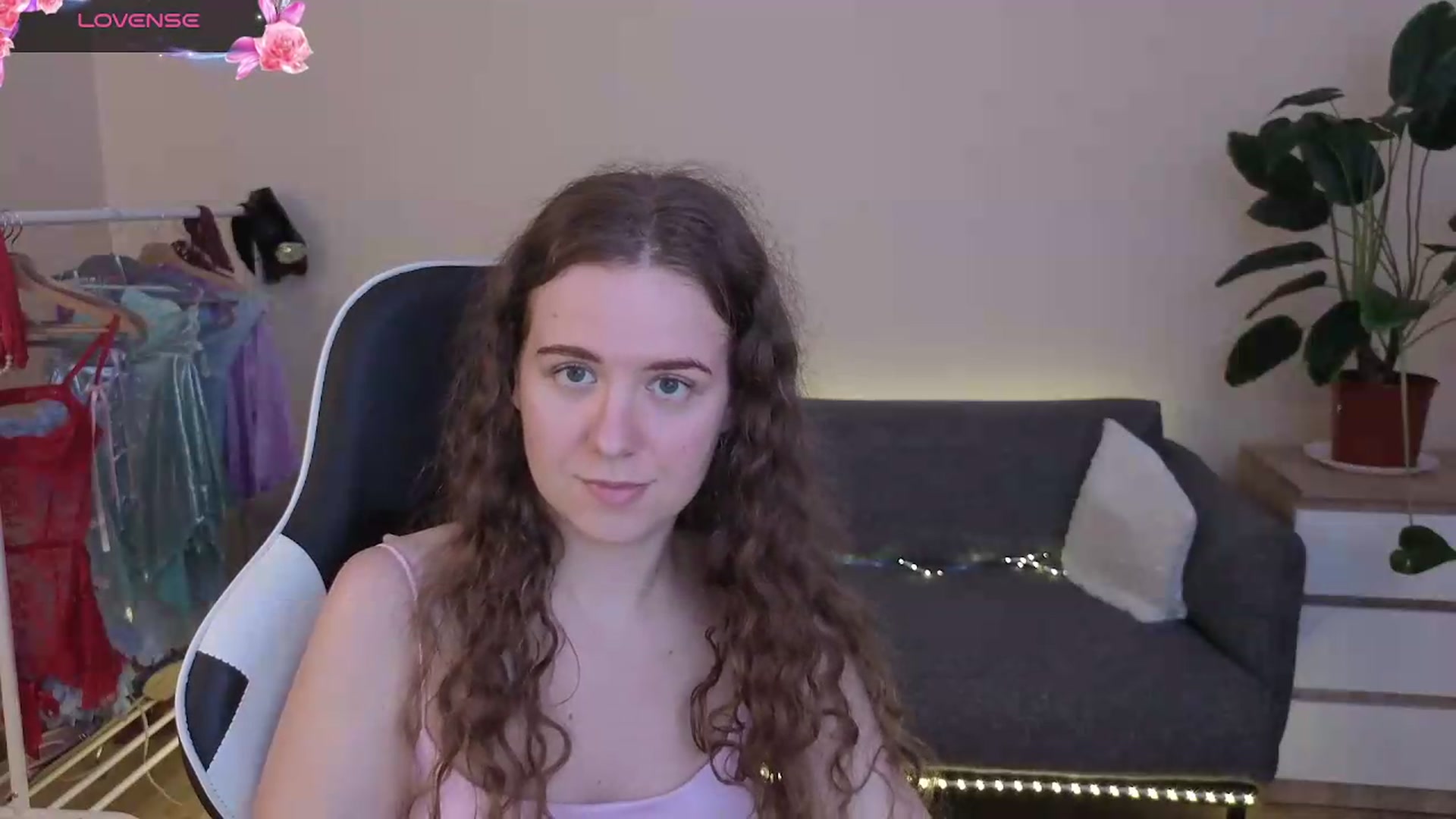 Gallery image thumbnail from BlueFlowerr's myfreecams stream on, 07/18/2026, 18:24 image 19 of 20