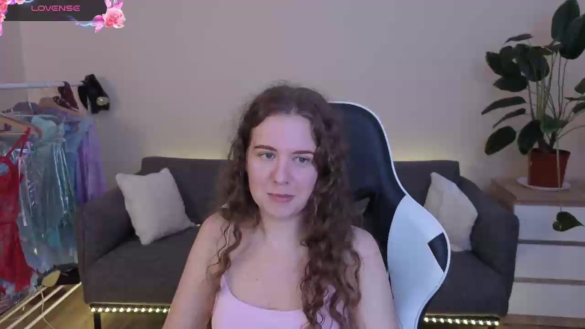 Gallery image thumbnail from BlueFlowerr's myfreecams stream on, 07/18/2026, 20:27 image 8 of 20
