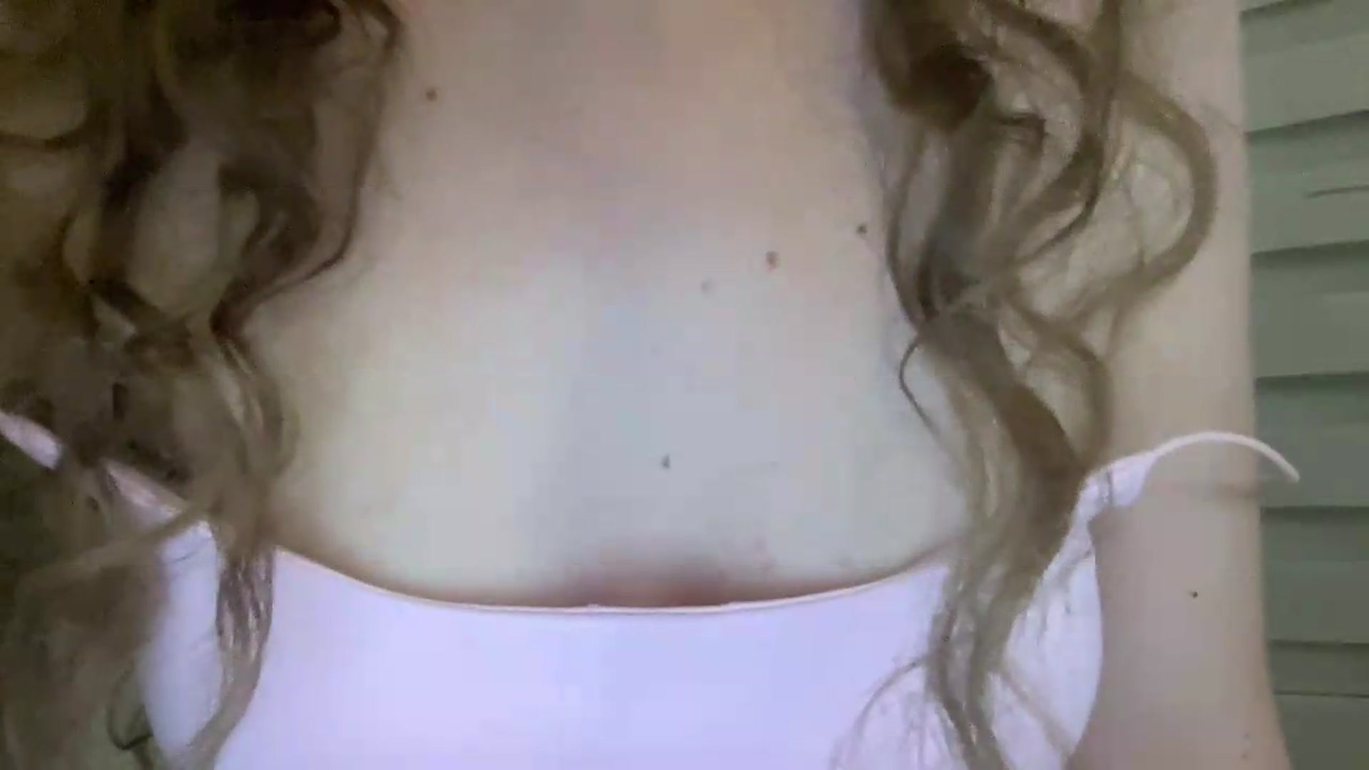 Gallery image thumbnail from BlueFlowerr's myfreecams stream on, 07/19/2026, 01:18 image 6 of 20