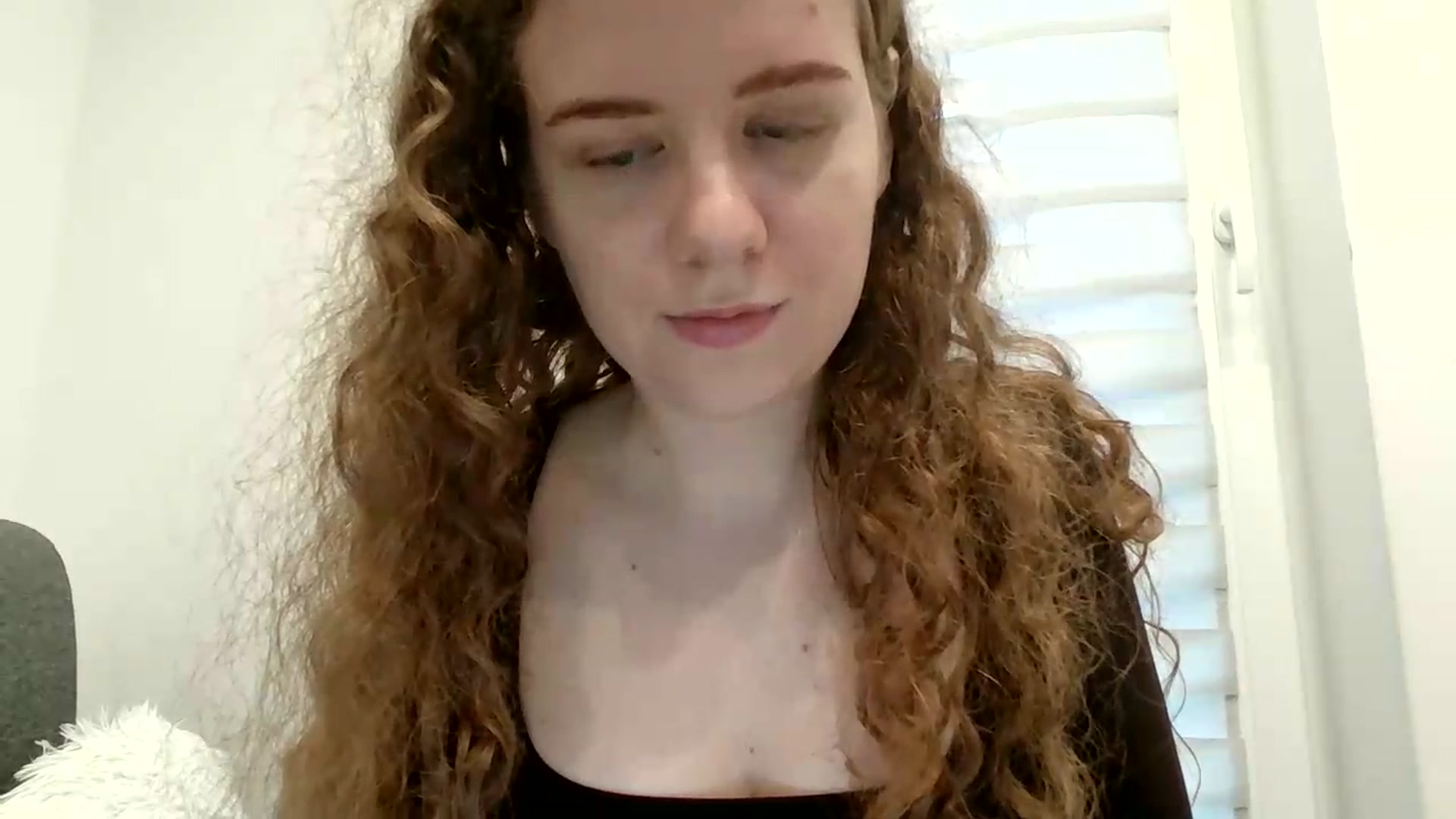 Gallery image thumbnail from BlueFlowerr's myfreecams stream on, 07/19/2026, 18:05 image 19 of 20