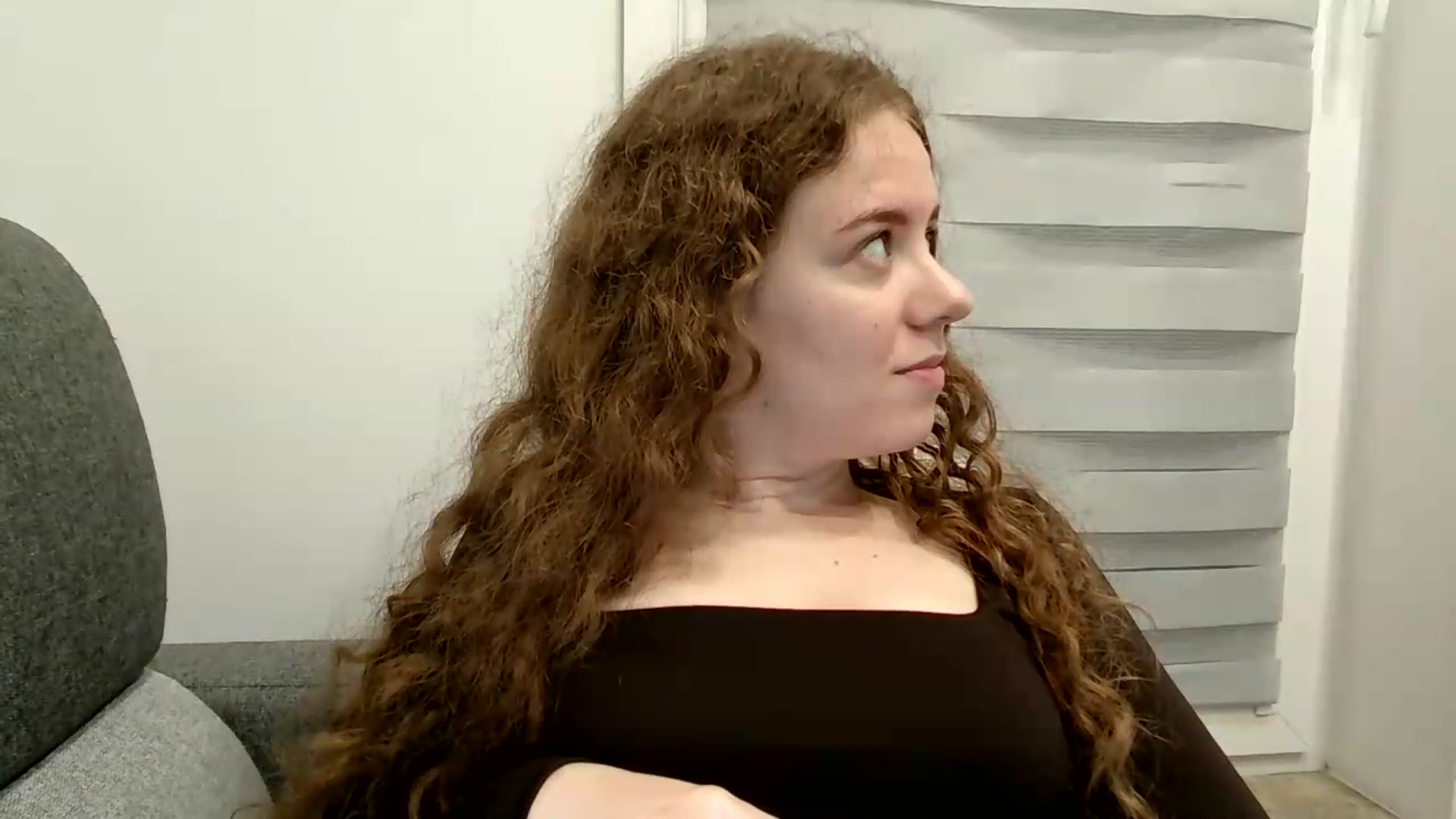 Gallery image thumbnail from BlueFlowerr's myfreecams stream on, 07/19/2026, 19:17 image 6 of 20