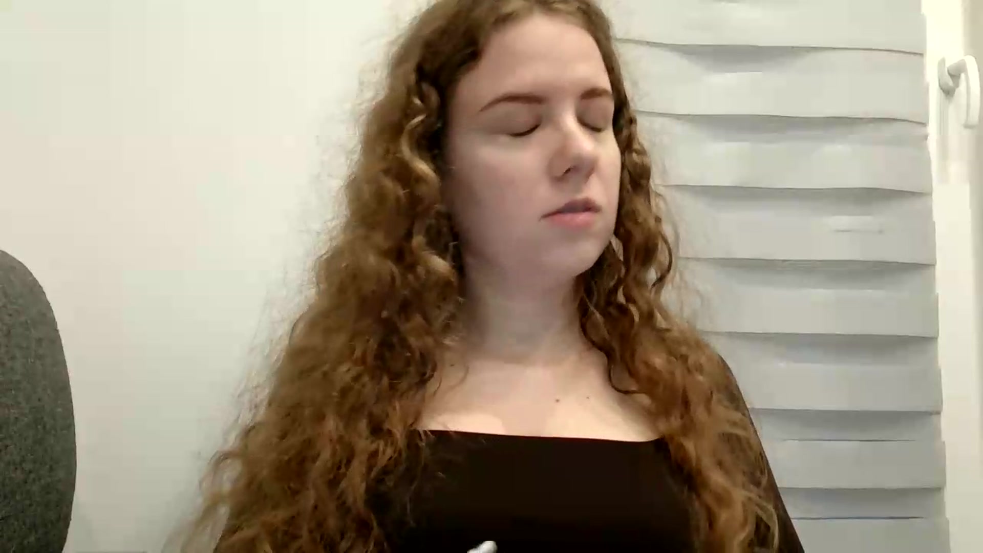 Gallery image thumbnail from BlueFlowerr's myfreecams stream on, 07/19/2026, 19:17 image 3 of 20