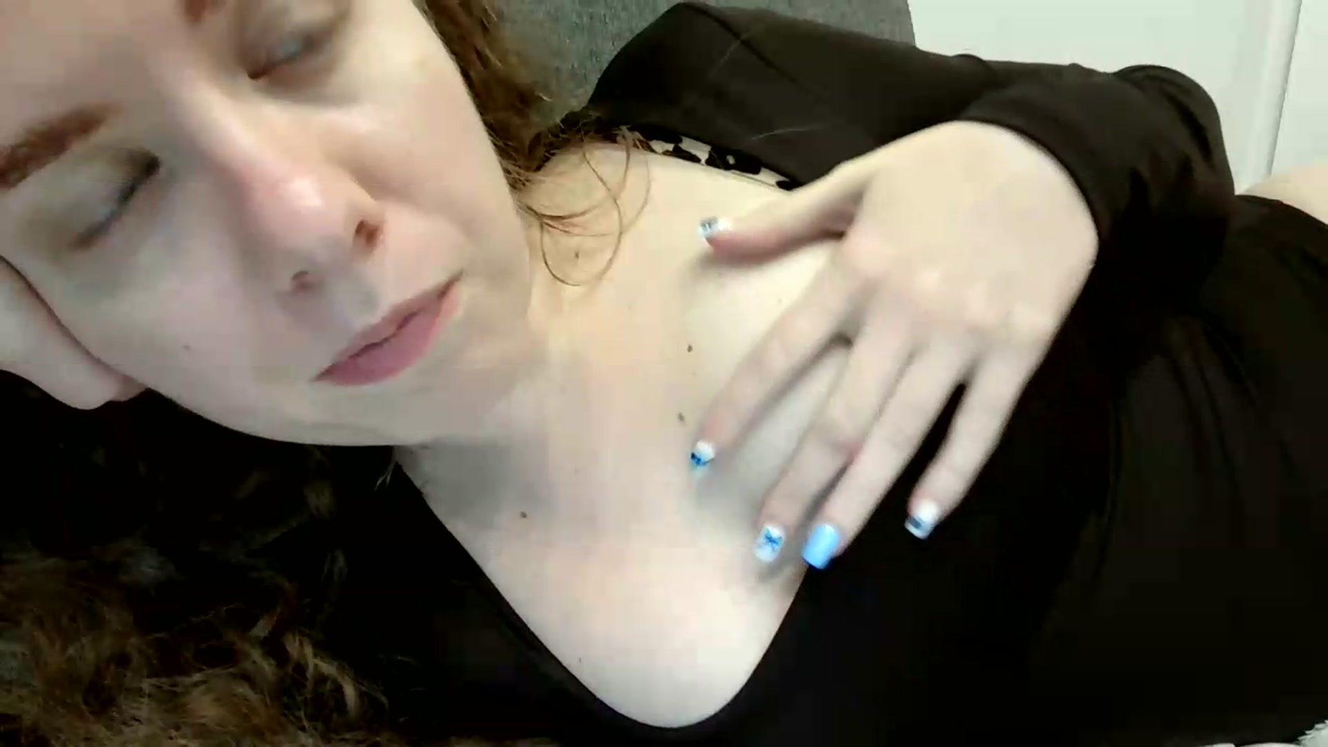 Gallery image thumbnail from BlueFlowerr's myfreecams stream on, 07/20/2026, 24:00 image 14 of 20