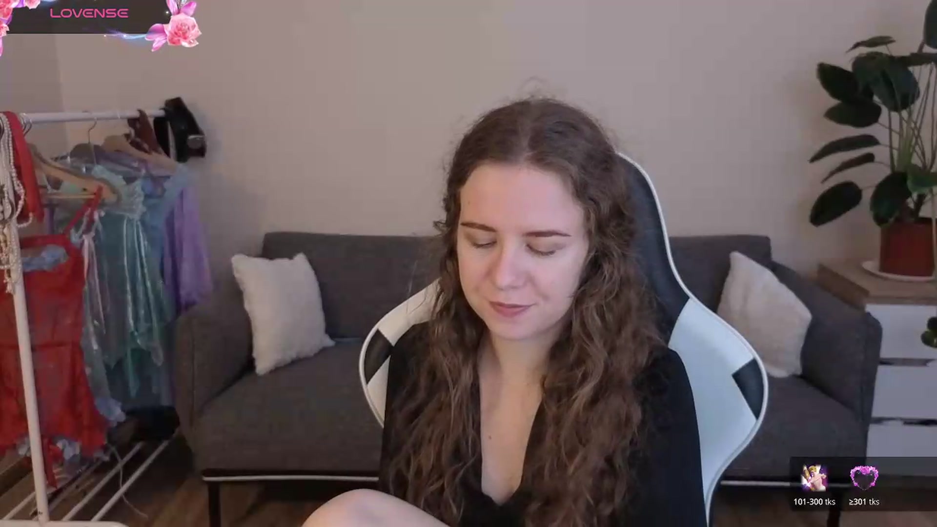 Gallery image thumbnail from BlueFlowerr's myfreecams stream on, 07/20/2026, 17:10 image 11 of 20