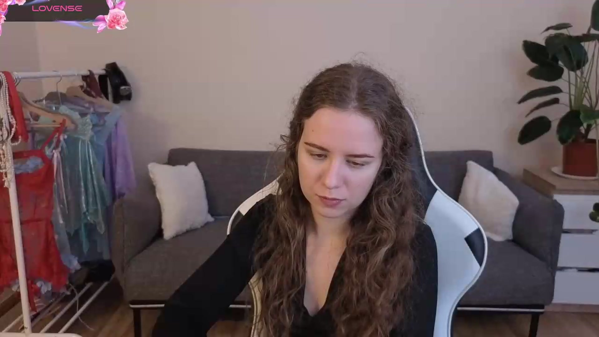Gallery image thumbnail from BlueFlowerr's myfreecams stream on, 07/20/2026, 17:10 image 18 of 20