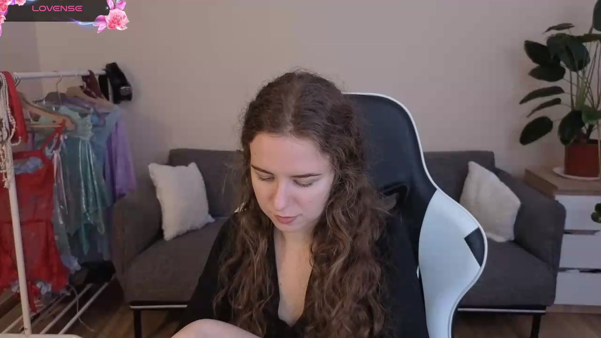 Gallery image thumbnail from BlueFlowerr's myfreecams stream on, 07/20/2026, 17:10 image 13 of 20