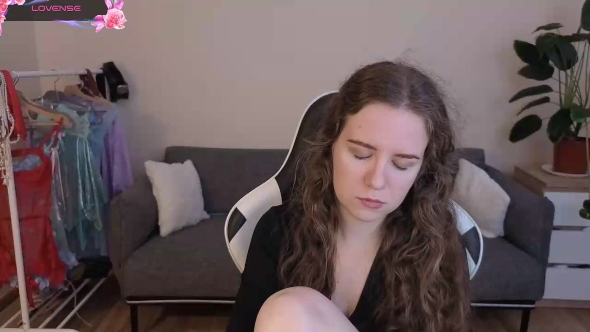 Gallery image thumbnail from BlueFlowerr's myfreecams stream on, 07/20/2026, 17:10 image 2 of 20
