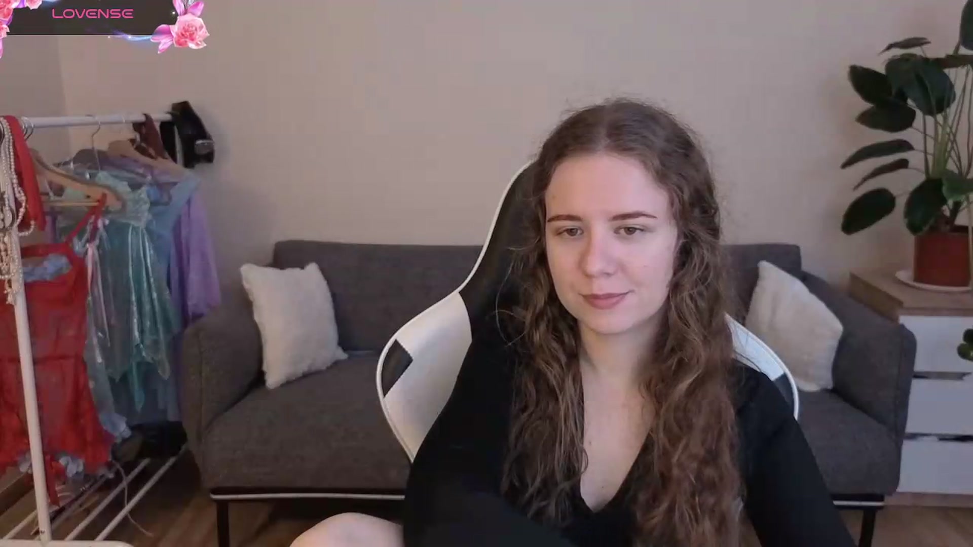 Gallery image thumbnail from BlueFlowerr's myfreecams stream on, 07/20/2026, 17:10 image 19 of 20