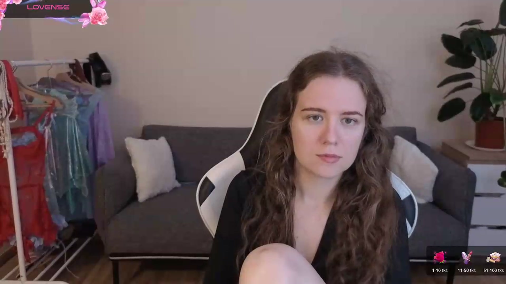 Gallery image thumbnail from BlueFlowerr's myfreecams stream on, 07/20/2026, 17:10 image 12 of 20
