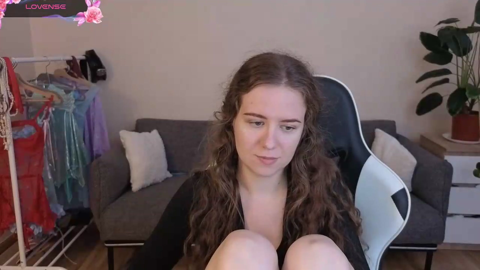 Gallery image thumbnail from BlueFlowerr's myfreecams stream on, 07/20/2026, 17:51 image 6 of 20