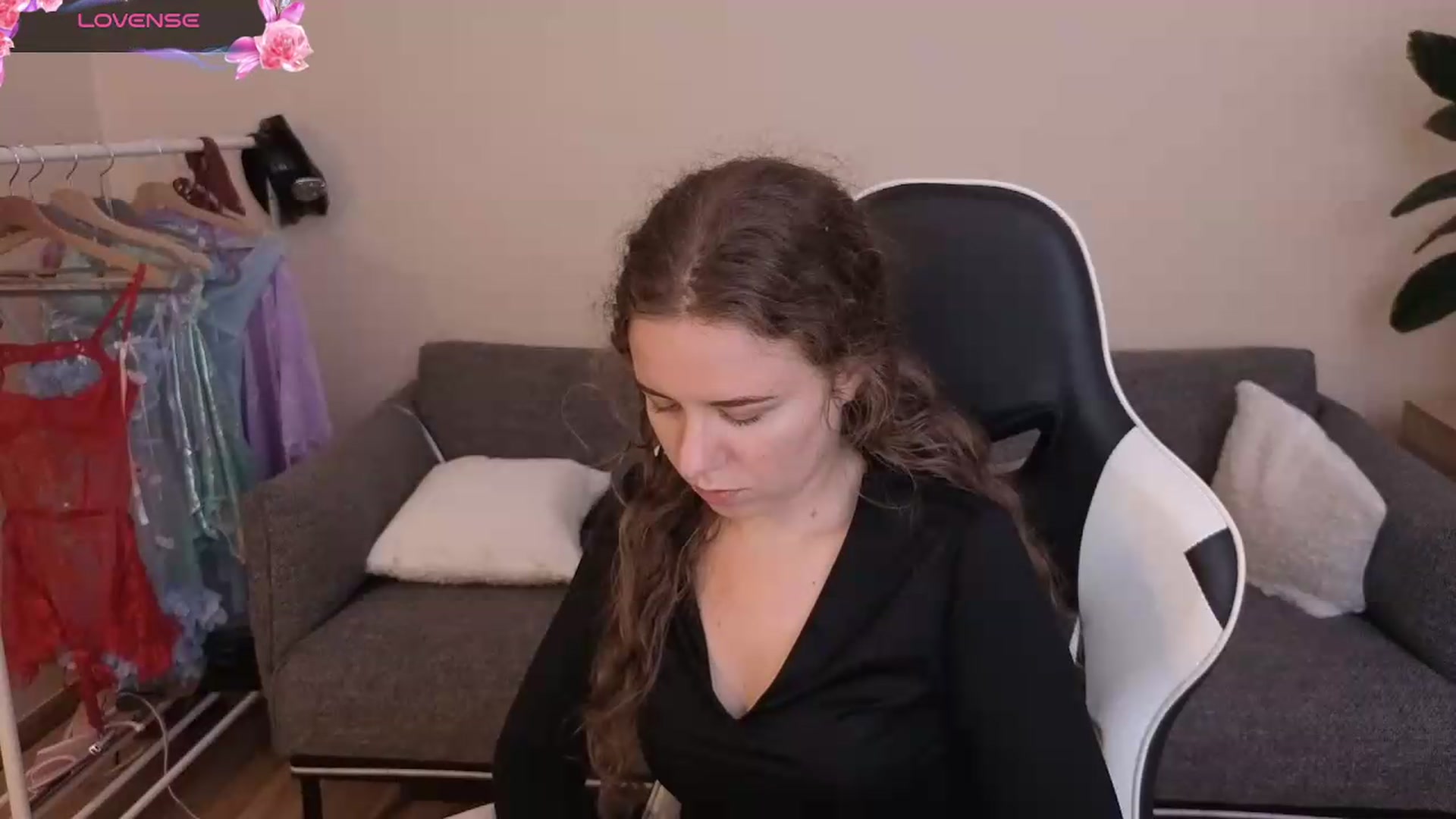 Gallery image thumbnail from BlueFlowerr's myfreecams stream on, 07/20/2026, 21:46 image 4 of 20