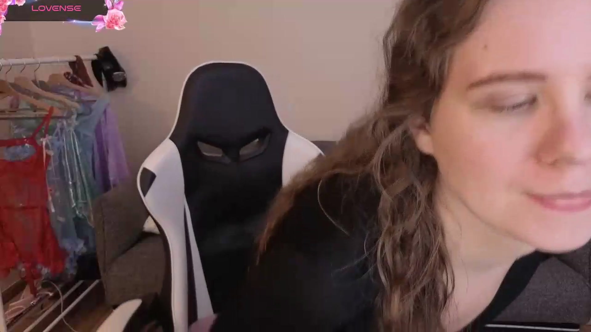 Gallery image thumbnail from BlueFlowerr's myfreecams stream on, 07/20/2026, 21:46 image 11 of 20
