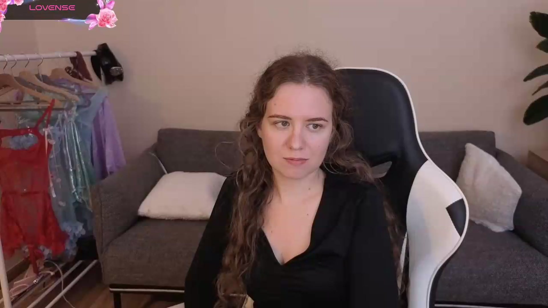 Gallery image thumbnail from BlueFlowerr's myfreecams stream on, 07/20/2026, 21:46 image 9 of 20