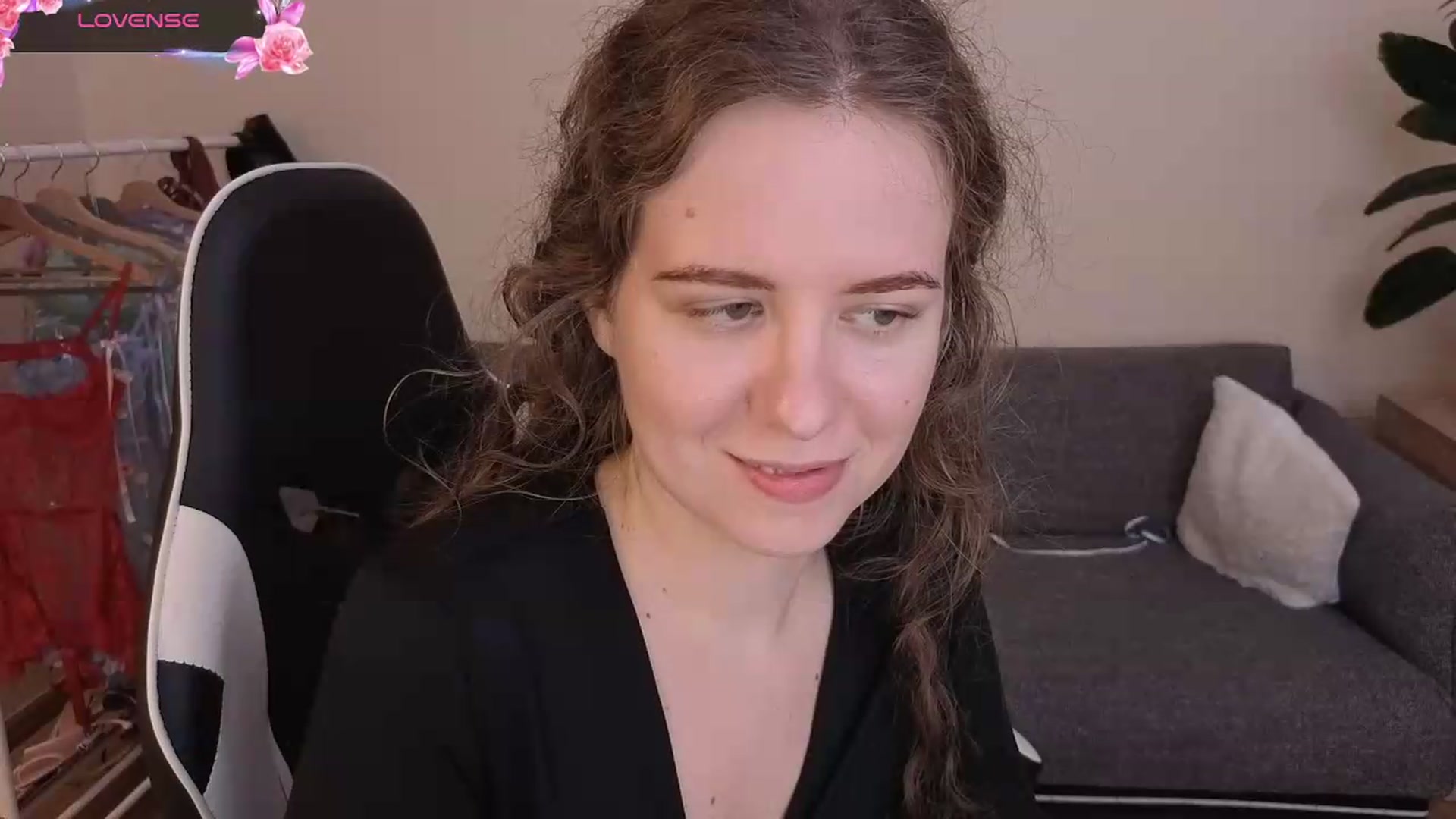 Gallery image thumbnail from BlueFlowerr's myfreecams stream on, 07/20/2026, 21:46 image 13 of 20