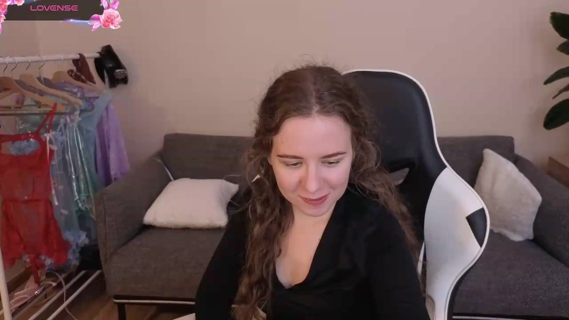 Gallery image thumbnail from BlueFlowerr's myfreecams stream on, 07/20/2026, 21:46 image 5 of 20